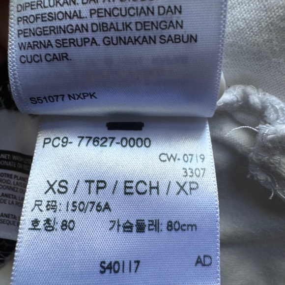 Levi’s Boxy White Crop Polo W/ Black Colorblock, Size, XS, Very Cute, RARE, MINT - Picture 8 of 9